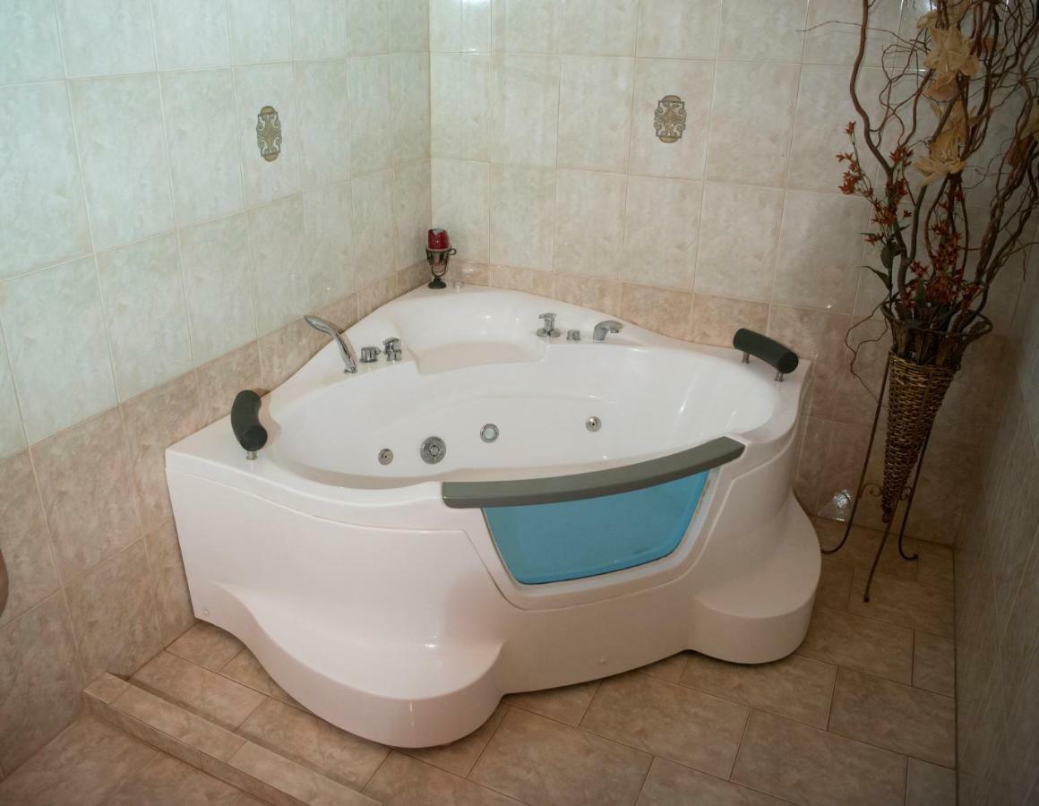 Guesthouse Platon Orma Luaran gambar