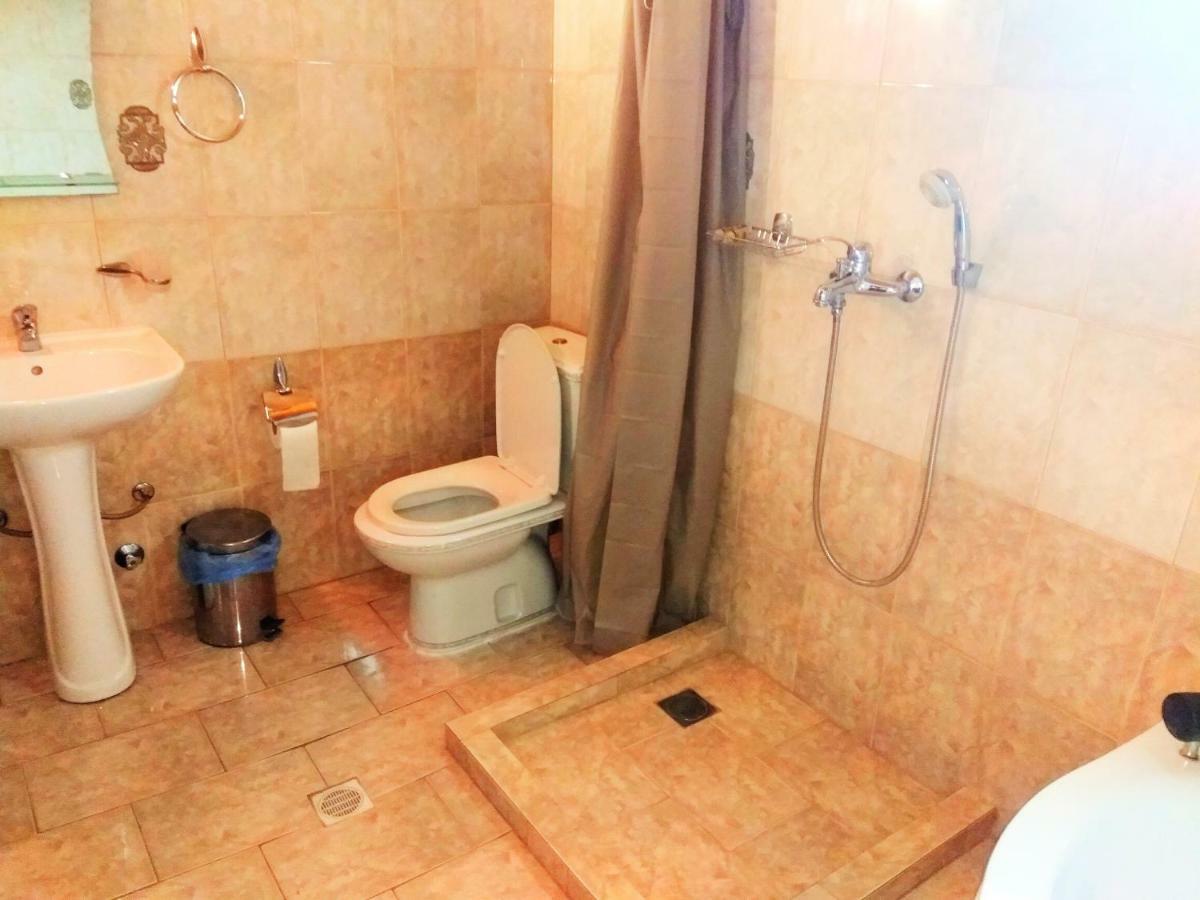 Guesthouse Platon Orma Luaran gambar