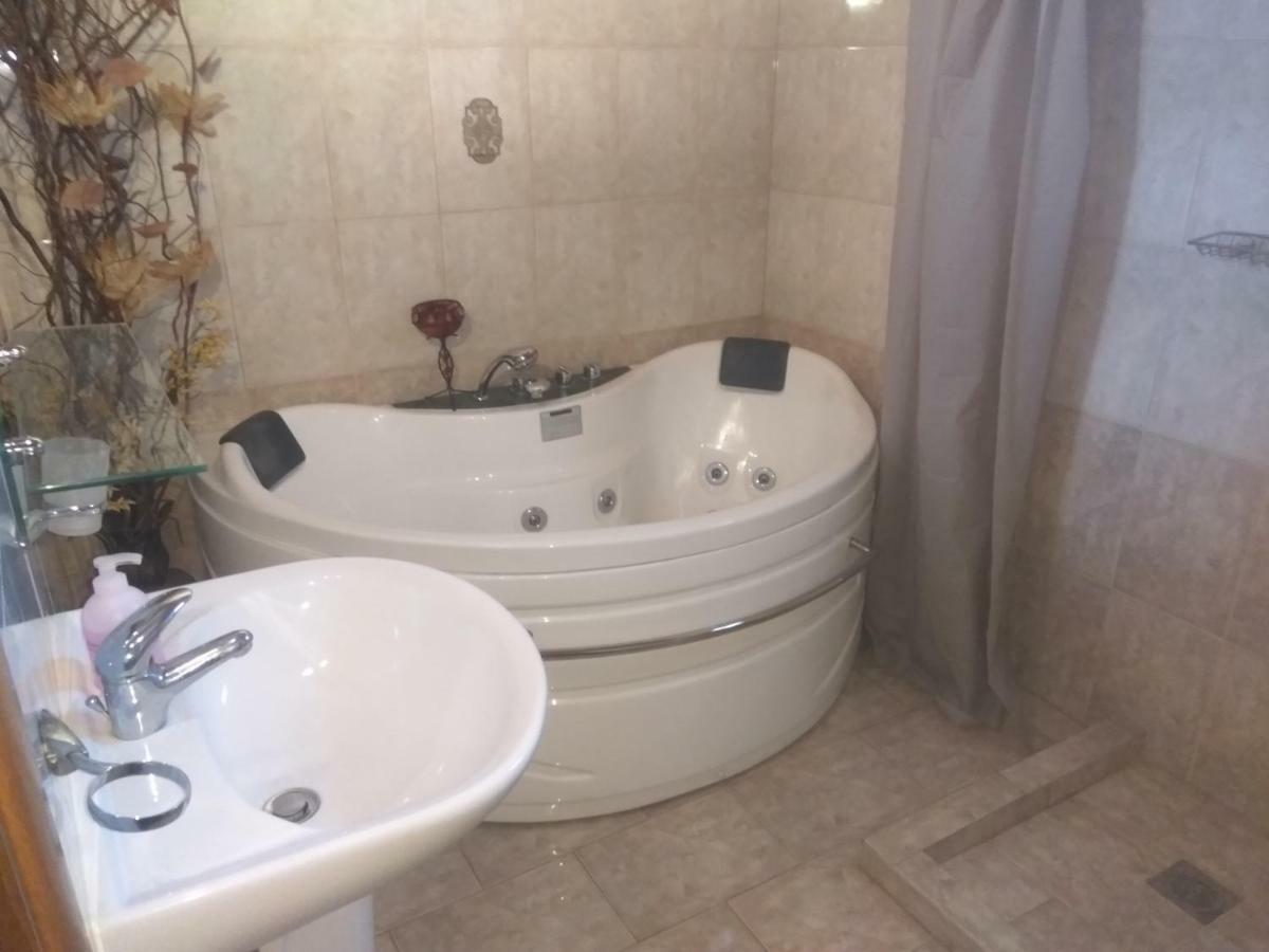 Guesthouse Platon Orma Luaran gambar