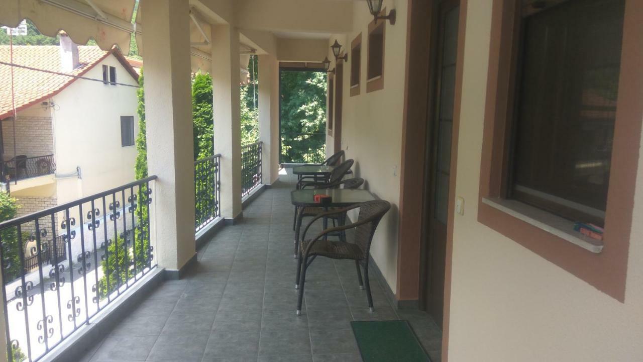 Guesthouse Platon Orma Luaran gambar