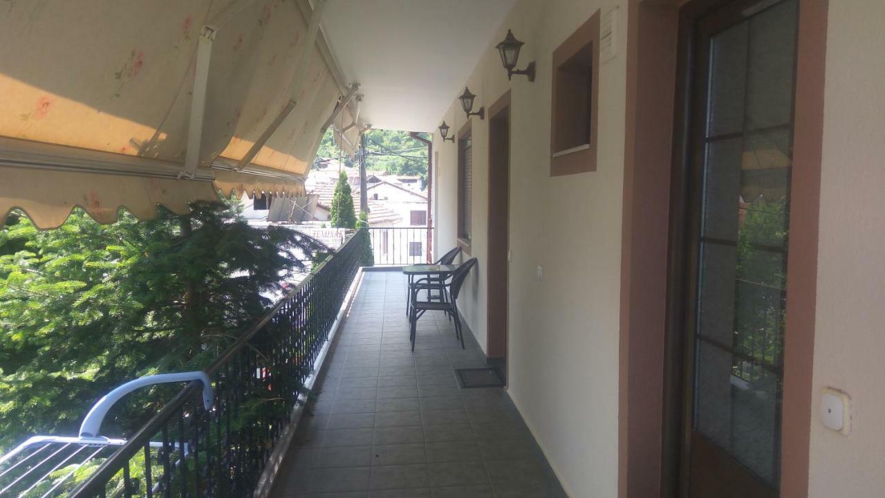 Guesthouse Platon Orma Luaran gambar